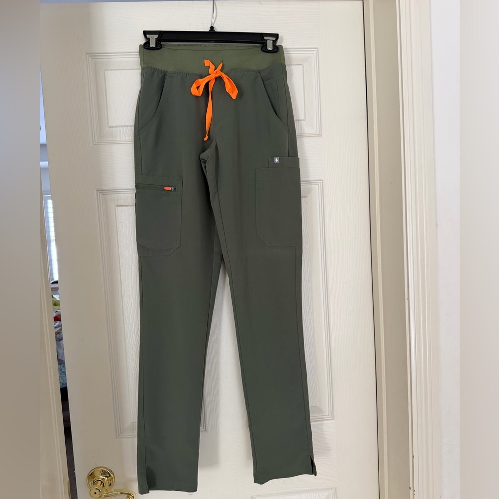 Women’s Figs Scrub Pants